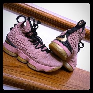 LeBron 15’s